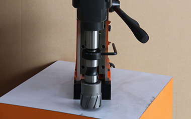 磁力鉆不能盲打，如何對超厚鋼板作業